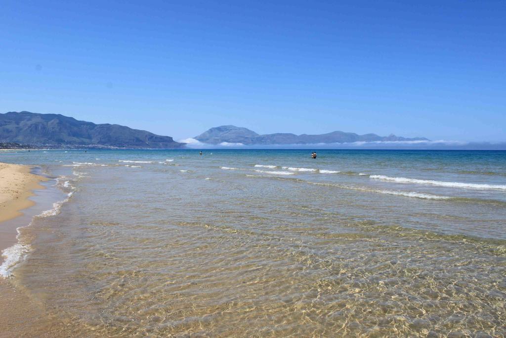 Casa Vacanze Filippa Balestrate Szoba fotó